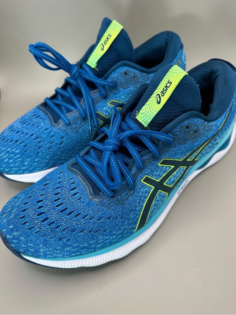 ASICS Men's Blue Running Shoes with Neon Yellow Accents